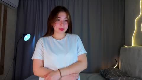 Bella online show from 09-12-25, 04:23