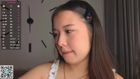 Bella online show from 10-14-25, 04:13