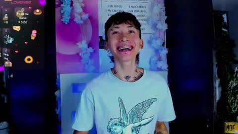 Snapshot of juniior0_0 chatting on 02-16-25, 09:05 Junior online show from 02-16-25, 09:05