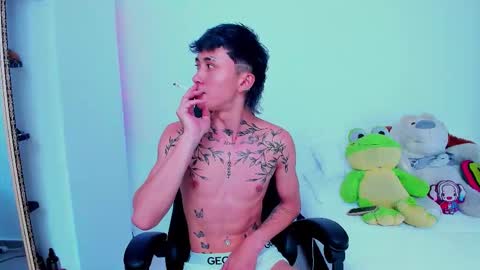 Snapshot of juniior0_0 chatting on 10-30-25, 07:14 Junior online show from 10-30-25, 07:14