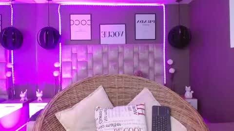 Snapshot of juniper_hill chatting on 02-20-25, 07:12 Juniper online show from 02-20-25, 07:12