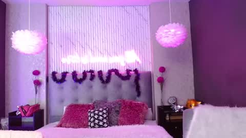 Snapshot of juniper_hill chatting on 11-12-25, 05:30 Juniper online show from 11-12-25, 05:30