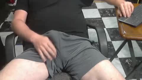 Snapshot of junkerdc1 chatting on 09-27-25, 02:27 junkerdc1 online show from 09-27-25, 02:27