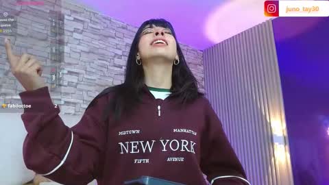 Snapshot of juno_tay chatting on 10-14-25, 12:28 JUNO online show from 10-14-25, 12:28