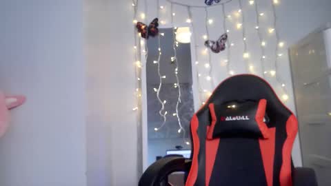 junovaughn online show from 10-16-25, 01:17