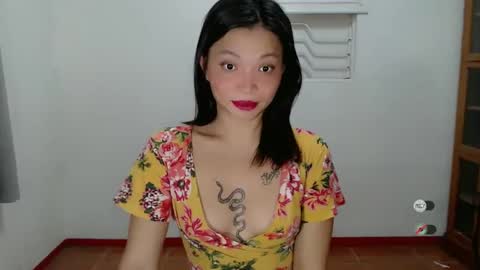 Snapshot of juny_lany chatting on 02-17-25, 06:42 Karla online show from 02-17-25, 06:42