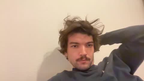 just_a_guy_with_a_big_cock online show from 10-28-25, 09:17