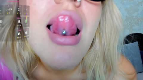 Snapshot of just_alex__ chatting on 05-13-26, 01:25 Alex Alexandra online show from 05-13-26, 01:25