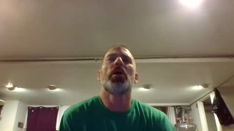 Snapshot of just_chillinwithya chatting on 01-05-25, 11:04 Your Zaddy online show from 01-05-25, 11:04