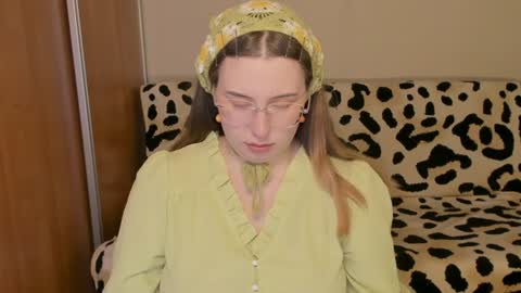 Nika and Mark online show from 06-10-26, 02:16