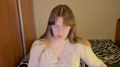 Nika and Mark online show from 06-25-26, 01:27