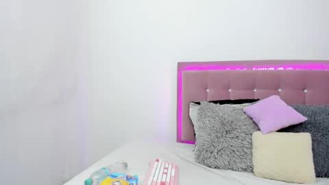  Isa y Luci  online show from 12-19-24, 12:13