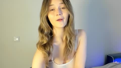 Snapshot of just_jenifer chatting on 12-19-24, 04:02 Jeni online show from 12-19-24, 04:02