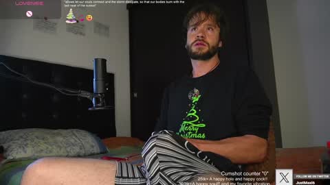 Snapshot of just_your_dreamboy chatting on 01-09-25, 10:20 Maxi online show from 01-09-25, 10:20