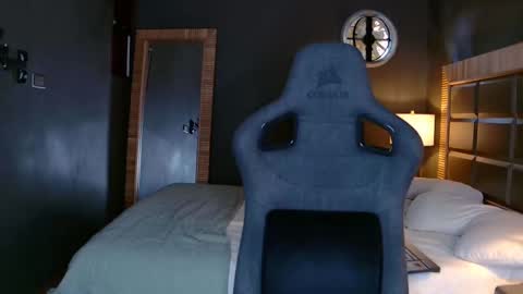 Justin online show from 03-04-25, 01:59