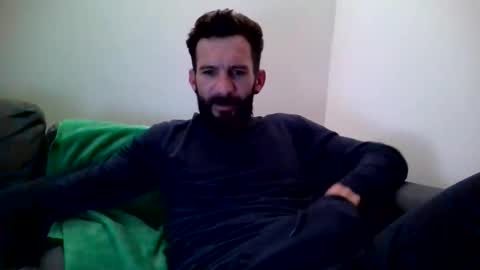 Snapshot of justin_huge chatting on 10-19-25, 06:47 Justin online show from 10-19-25, 06:47