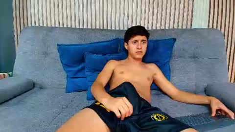 Justin Ortiz online show from 06-12-26, 07:13