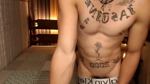 justine_hunk online show from 01-11-25, 10:19