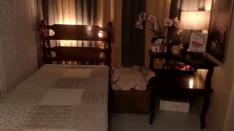 Snapshot of justine_hunk chatting on 05-05-26, 06:43 justine_hunk online show from 05-05-26, 06:43