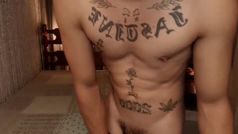 Snapshot of justine_hunk chatting on 05-15-26, 06:42 justine_hunk online show from 05-15-26, 06:42