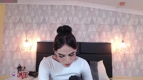Snapshot of justineperry chatting on 02-04-25, 04:05 Justine online show from 02-04-25, 04:05
