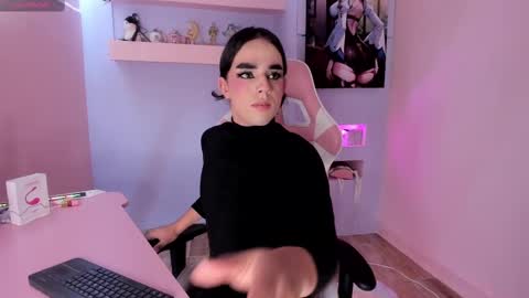 Snapshot of justineperry chatting on 03-02-25, 04:28 Justine online show from 03-02-25, 04:28