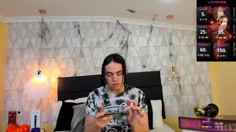 Justine online show from 10-22-25, 04:13