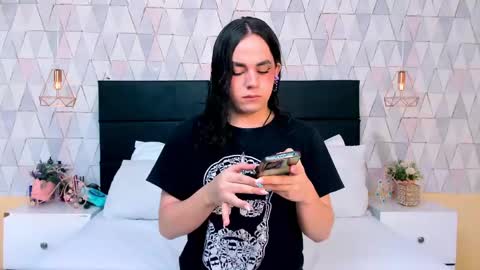 Justine online show from 04-16-26, 04:35