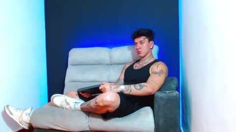 justinfuller_31 online show from 01-06-26, 03:10