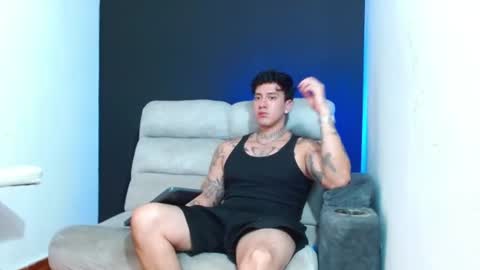 justinfuller_31 online show from 06-11-26, 02:53