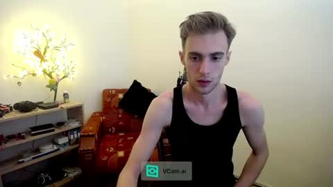 Snapshot of justinnordick chatting on 06-28-26, 09:48 Hologram Guy online show from 06-28-26, 09:48
