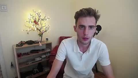 Snapshot of justinnordick chatting on 07-01-26, 12:51 Hologram Guy online show from 07-01-26, 12:51