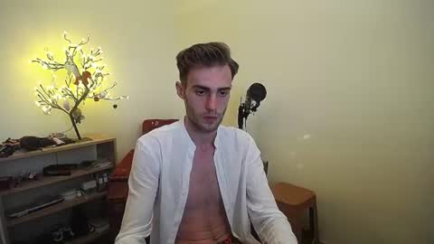 Snapshot of justinnordick chatting on 07-06-26, 03:03 Hologram Guy online show from 07-06-26, 03:03