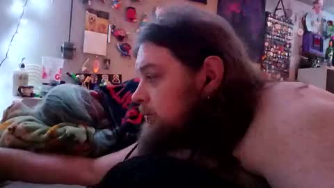 Snapshot of justinphillips1576 chatting on 11-12-25, 05:19 justinphillips1576 online show from 11-12-25, 05:19