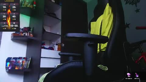 Snapshot of justinsc chatting on 05-18-26, 10:04 Justinsc online show from 05-18-26, 10:04