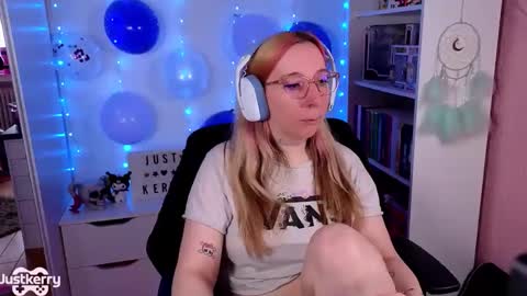 Snapshot of justkerryx chatting on 11-21-25, 10:03 Kerry online show from 11-21-25, 10:03