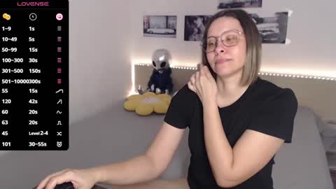 Snapshot of justmexy7 chatting on 02-21-25, 05:35 Julie online show from 02-21-25, 05:35