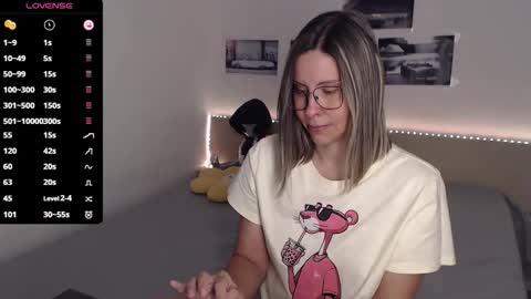 Snapshot of justmexy7 chatting on 09-19-25, 03:52 Julie online show from 09-19-25, 03:52