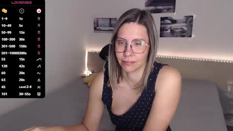 Snapshot of justmexy7 chatting on 09-29-25, 03:44 Julie online show from 09-29-25, 03:44