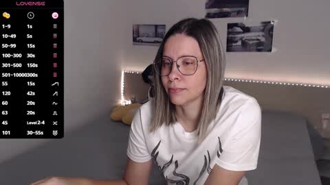 Snapshot of justmexy7 chatting on 10-06-25, 03:48 Julie online show from 10-06-25, 03:48