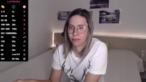 Snapshot of justmexy7 chatting on 10-10-25, 04:00 Julie online show from 10-10-25, 04:00