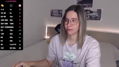 Julie online show from 11-10-25, 04:44