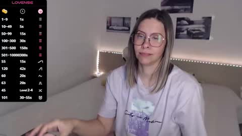 Julie online show from 12-18-25, 05:13