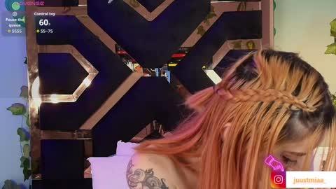 Mia online show from 05-21-26, 03:35