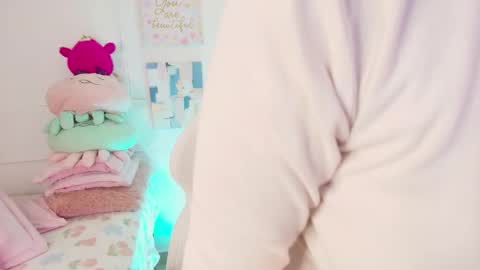 Emy online show from 09-11-25, 12:55