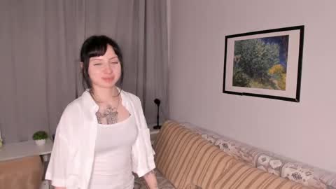 Snapshot of k1ss_twice chatting on 05-17-26, 05:53 Annie online show from 05-17-26, 05:53