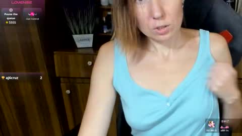 Snapshot of kaedialanh chatting on 10-11-25, 10:03 KaediaLang online show from 10-11-25, 10:03