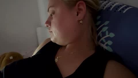 Kaelia and Daniel online show from 10-04-25, 02:15