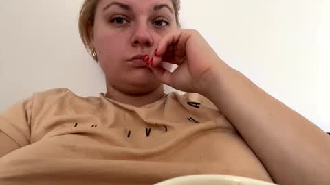 Kaelia and Daniel online show from 10-05-25, 09:18