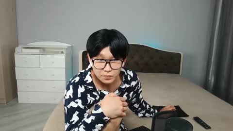 Snapshot of kai_chicken chatting on 12-14-25, 10:58 Kai Chicken online show from 12-14-25, 10:58